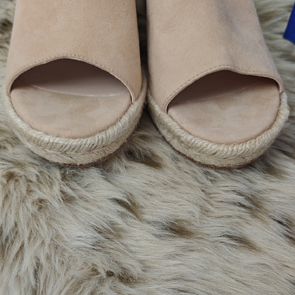 Stuart Weitzman Tan Suede Marabella Wedge Sandals - Picture 5 of 10